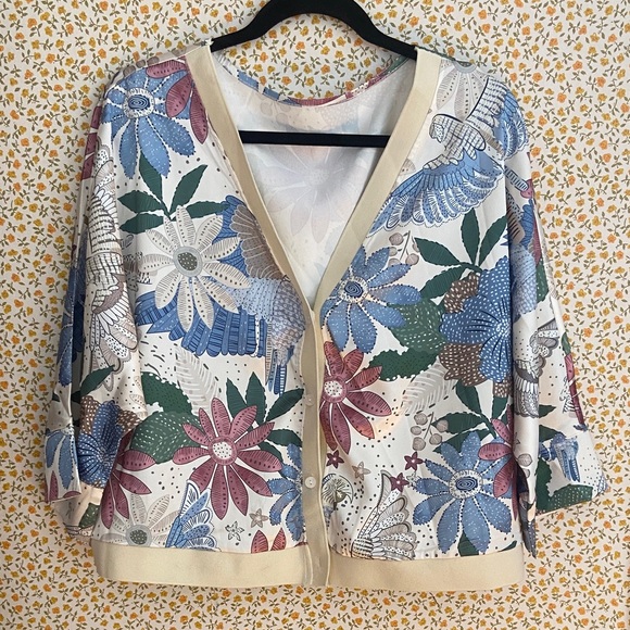 Sweaters - NWOT Floral Patterned Women's Cardigan